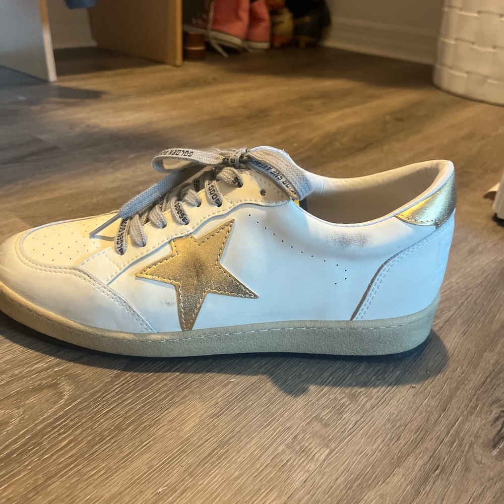 GOLDEN GOOSE SIZE 8.5-9 women’s
